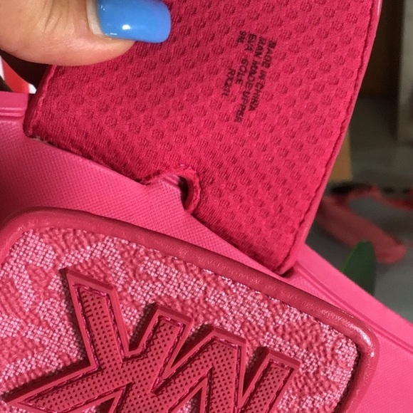 Michael Kors Women’s Pink Eva Soles Logo Platform Slide New - Picture 2 of 5